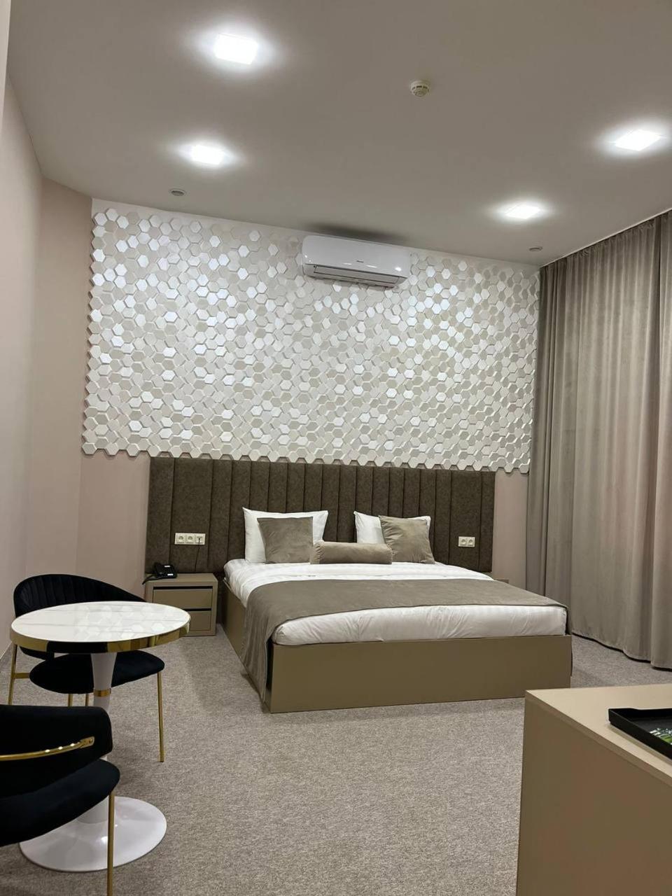 Hotel Port Plaza Evn P'arak'ar Exterior foto