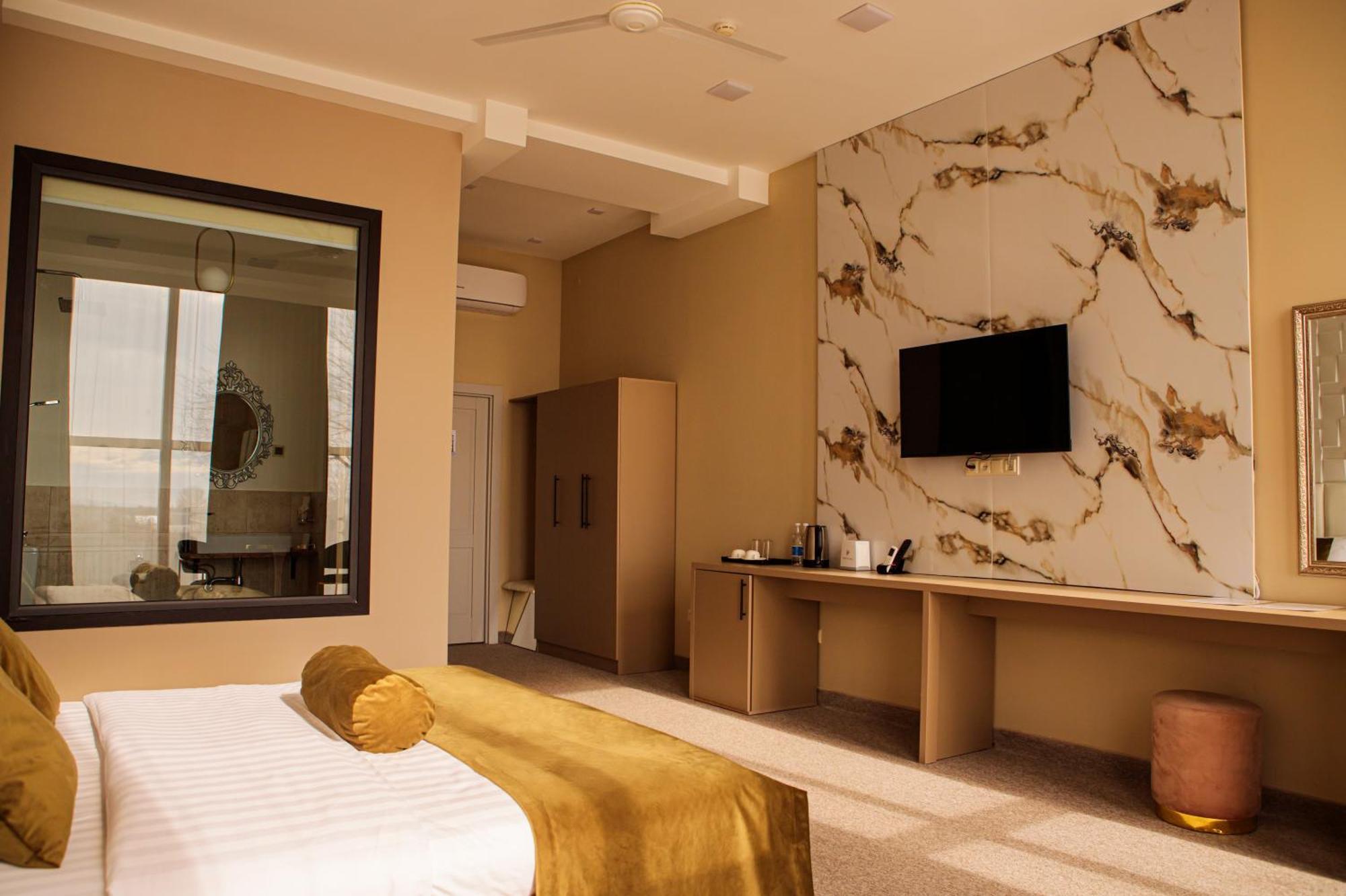Hotel Port Plaza Evn P'arak'ar Exterior foto