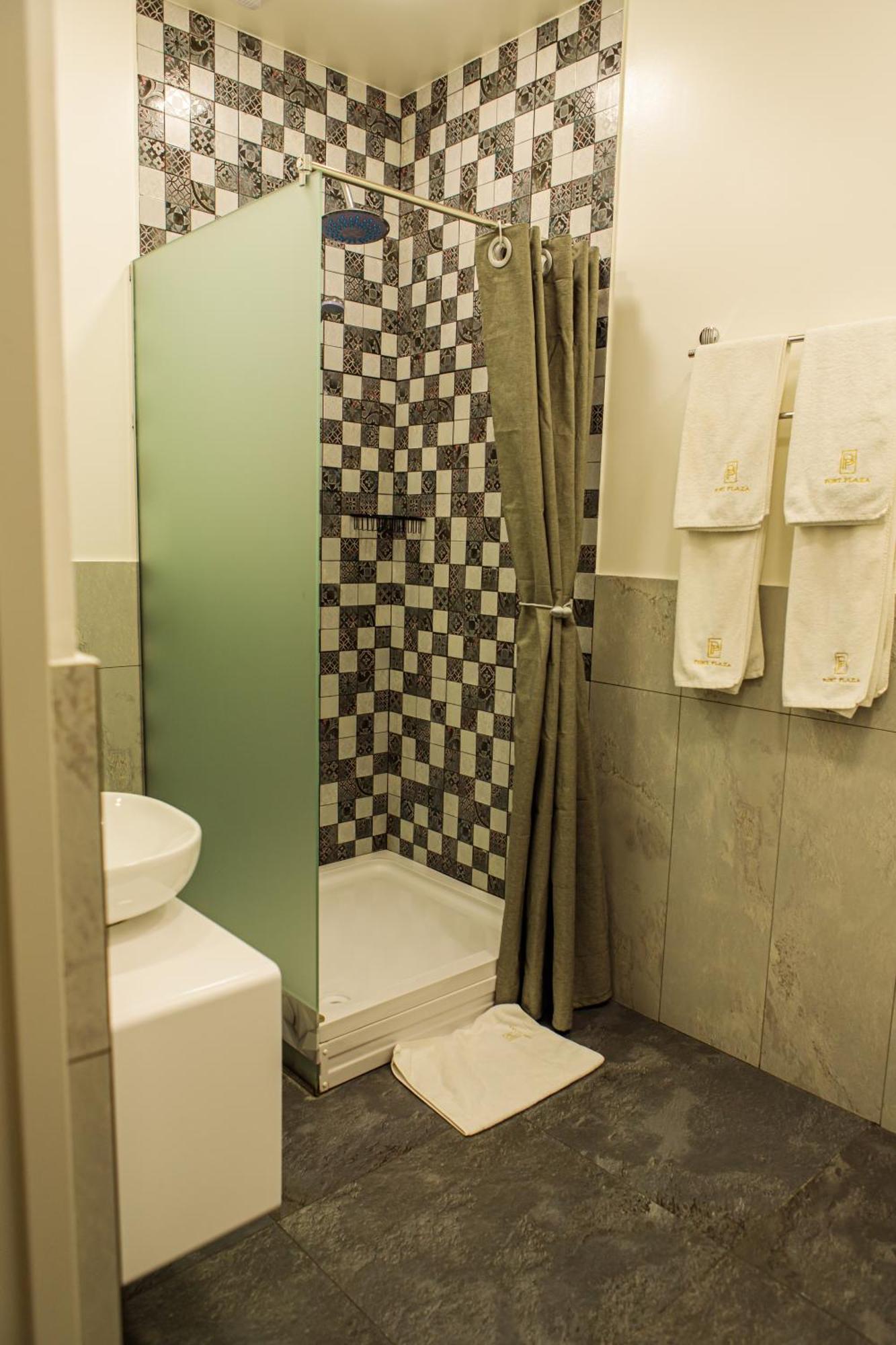 Hotel Port Plaza Evn P'arak'ar Exterior foto