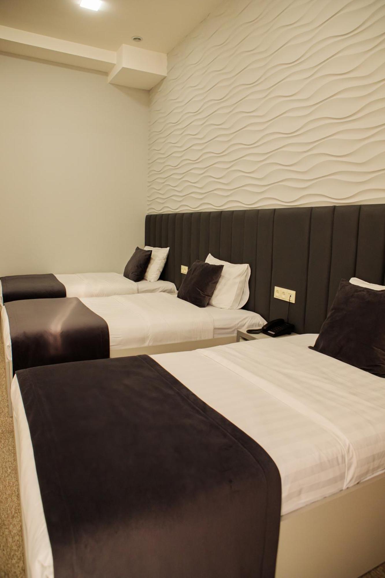 Hotel Port Plaza Evn P'arak'ar Exterior foto